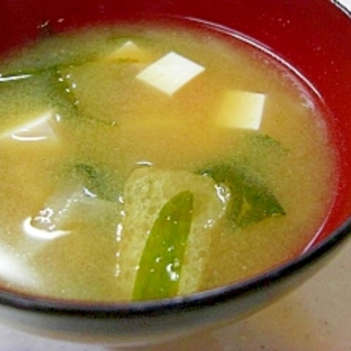 玉ねぎと豆腐と油揚げとわかめのお味噌汁 レシピ 作り方 By Tukuyo93 楽天レシピ 玉ねぎと豆腐と油揚げとわかめのお味噌汁 レシピ 作り方 By Tukuyo93 楽天レシピ